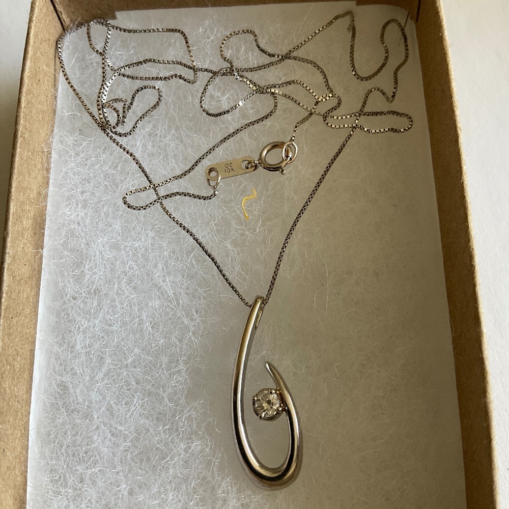 10K Solid White Gold Teardrop Necklace with Solitaire Pendant